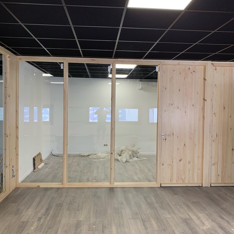 MISMA MOLDURA EN MARCOS VIDRIO Y MARCOS PUERTA