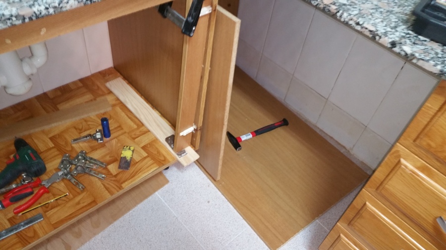 Modificación de los módulos para instalar un lavavajillas 