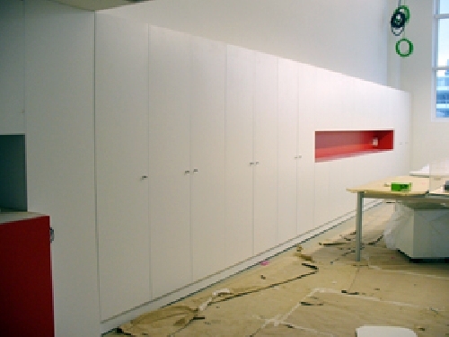 Montaje armario de oficinas y baranda panelada