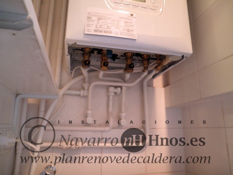 Montaje Caldera Saunier Duval ThemaFast Condens F 30 en Valencia