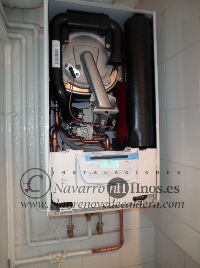 Montaje Caldera Saunier Duval ThemaFast Condens F 30 en Valencia