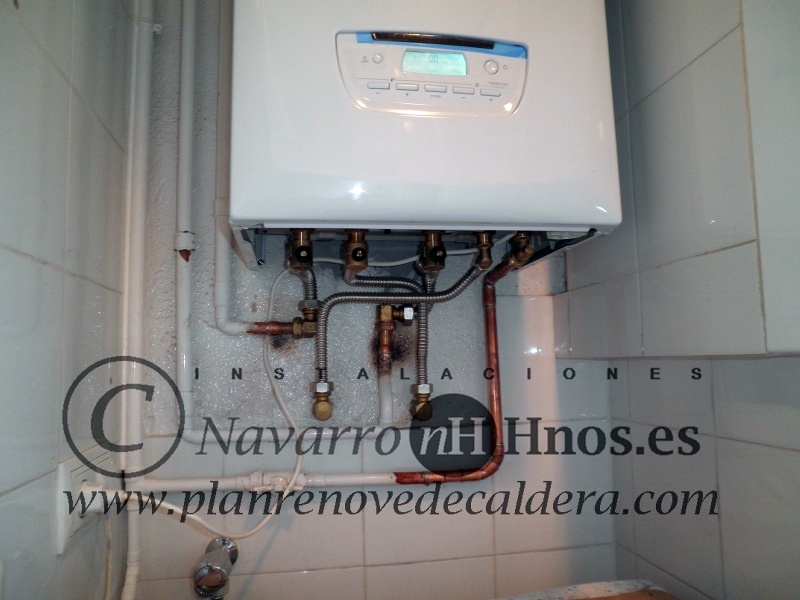 Montaje Caldera Saunier Duval ThemaFast Condens F 30 en Valencia