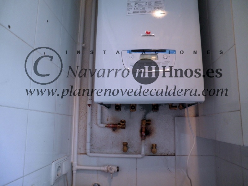 Montaje Caldera Saunier Duval ThemaFast Condens F 30 en Valencia
