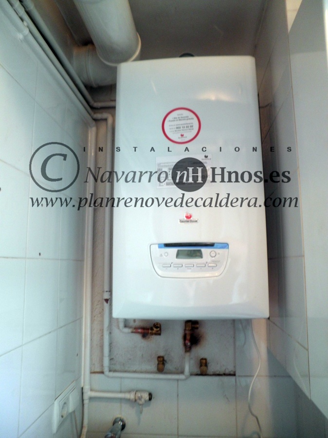 Montaje Caldera Saunier Duval ThemaFast Condens F 30 en Valencia