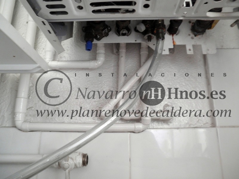 Montaje Caldera Saunier Duval ThemaFast Condens F 30 en Valencia