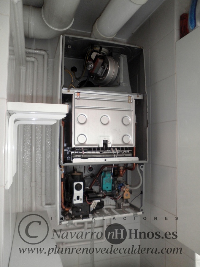 Montaje Caldera Saunier Duval ThemaFast Condens F 30 en Valencia