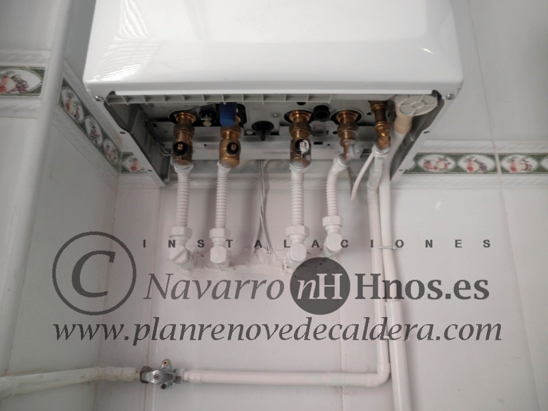 Montaje de Cambio de Caldera Saunier Duval Semia Condens F 25 en Valencia IV