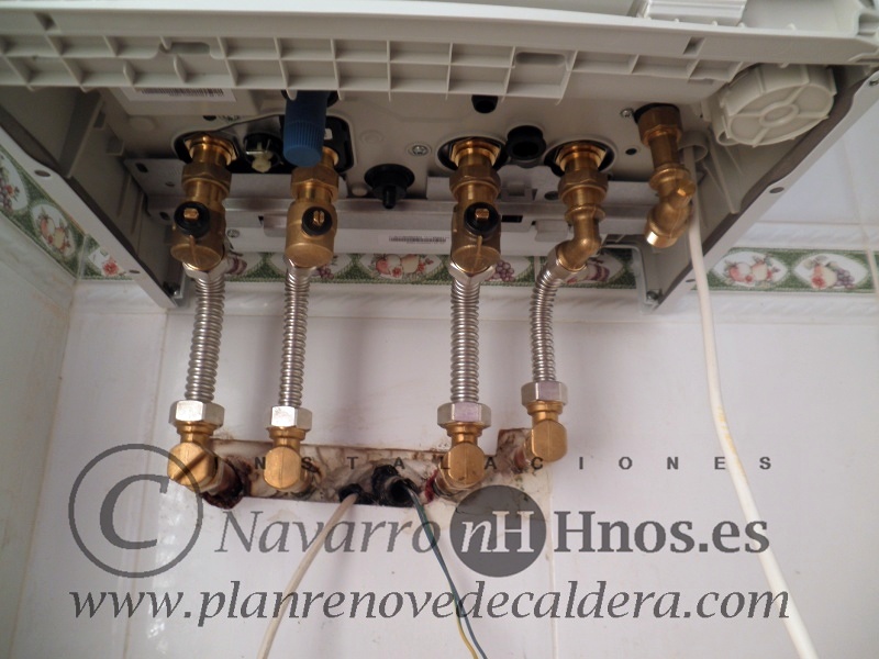 Montaje de Cambio de Caldera Saunier Duval Semia Condens F 25 en Valencia IV