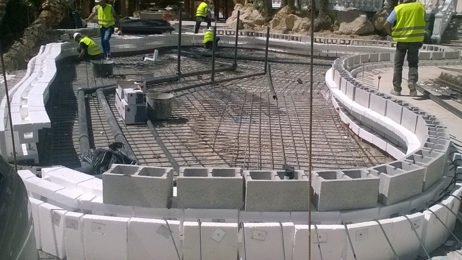 montaje de encofrados para piscinas desbordantes poolPPM