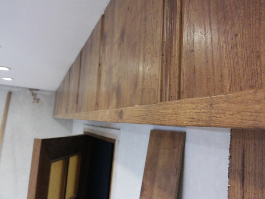 Montaje de Friso sobre falsa viga 