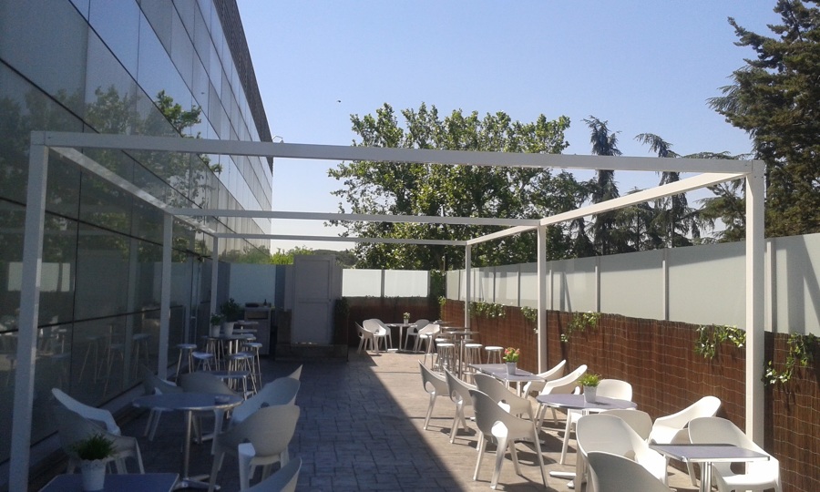 Montaje de la estructura de pergola en perfil 100x100