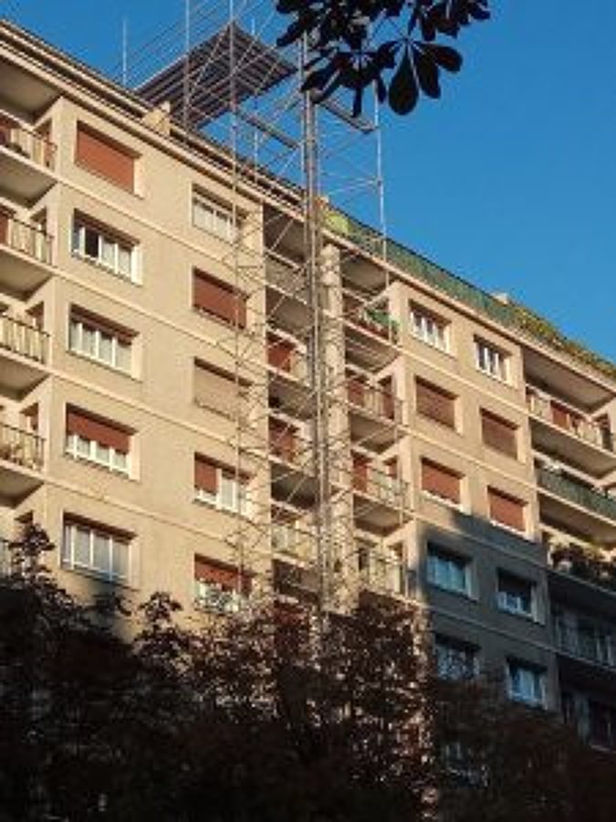 montaje de torre auxiliar de montacargas