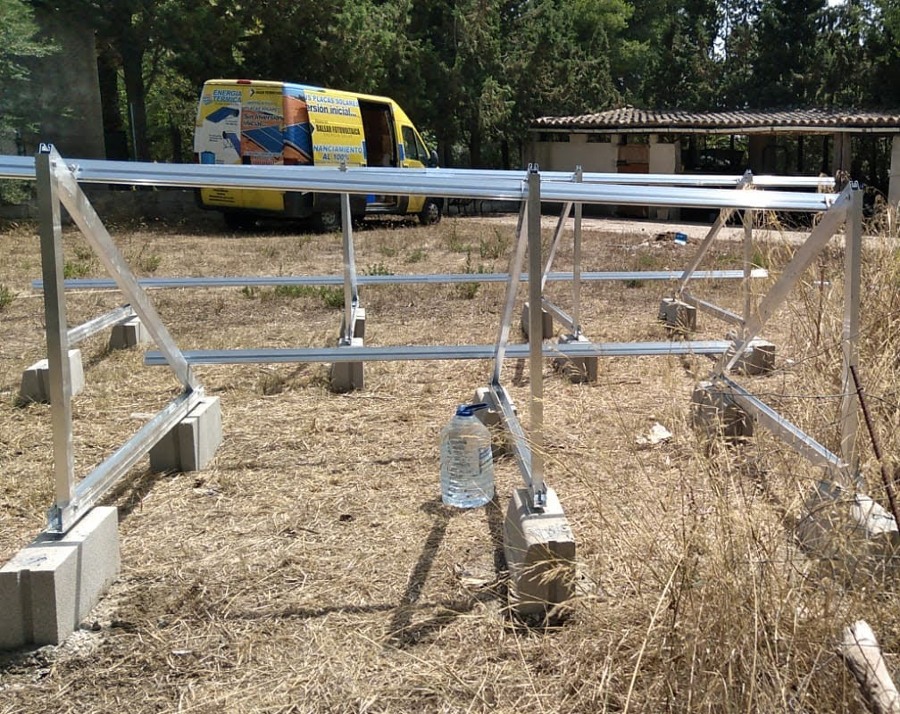 Montaje estructura de suelo para paneles solares