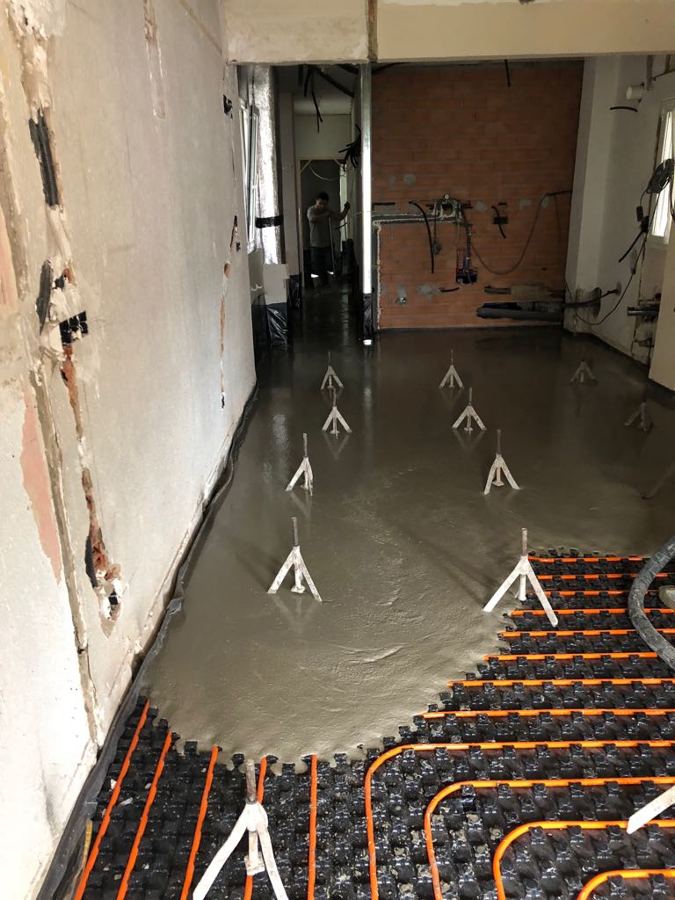 Mortero autonivelante para suelo radiante