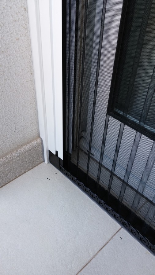 Mosquitera plisada de oruga