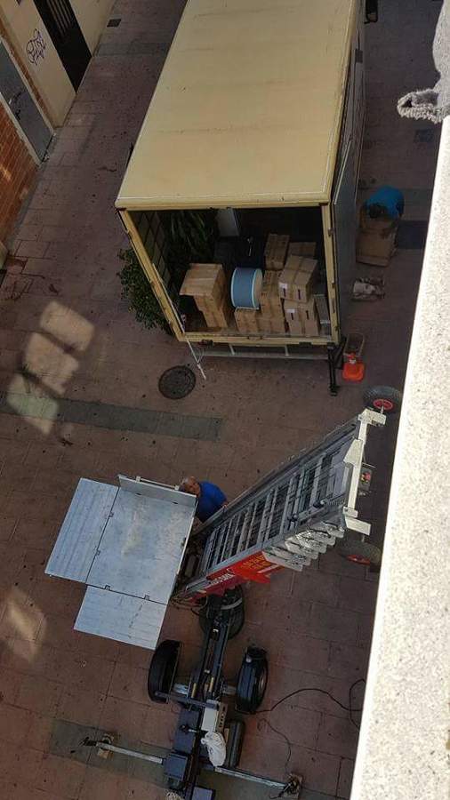 Mudanza en Madrid con elevador por fachada