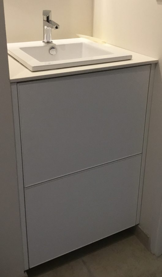 Mueble baño aluminio blanco y texturado