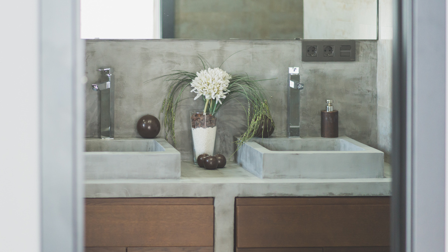 Mueble baño con lavabos superpuestos