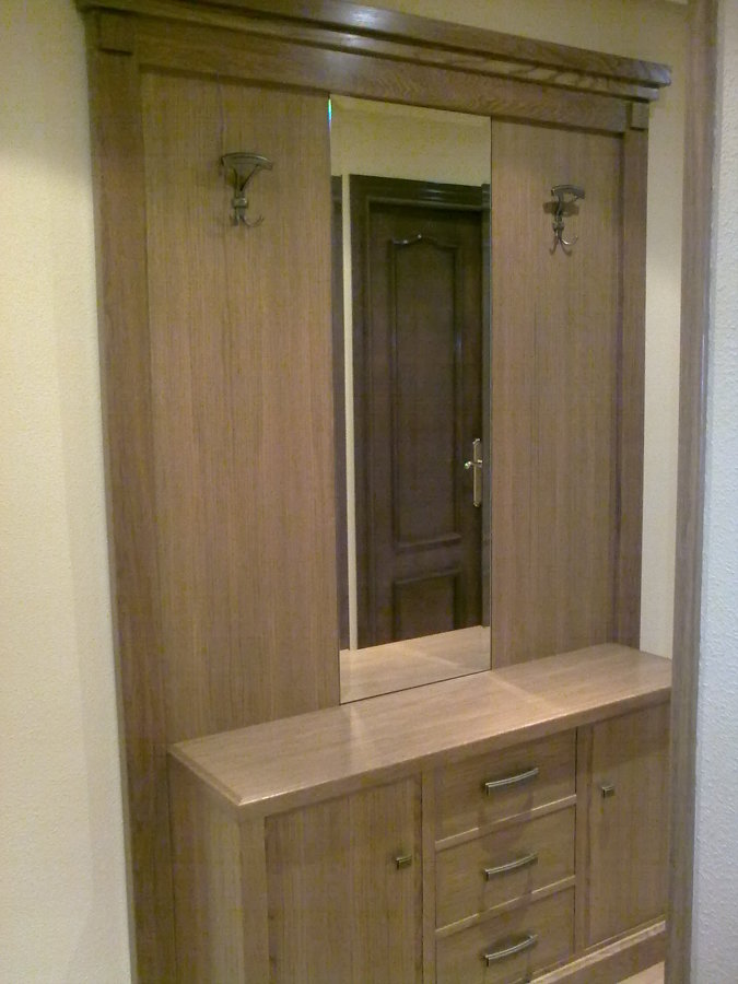 Mueble de Entrada  en Roble.