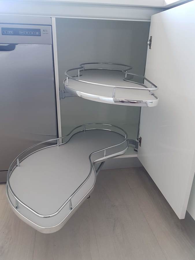 MUEBLE DE RINCÓN