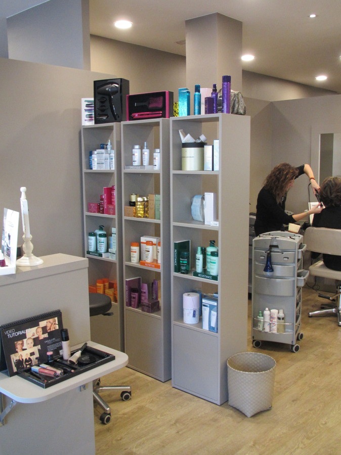 Mueble expositor recepción