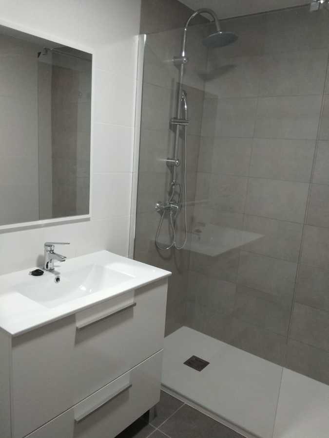 Mueble lavabo con espejo