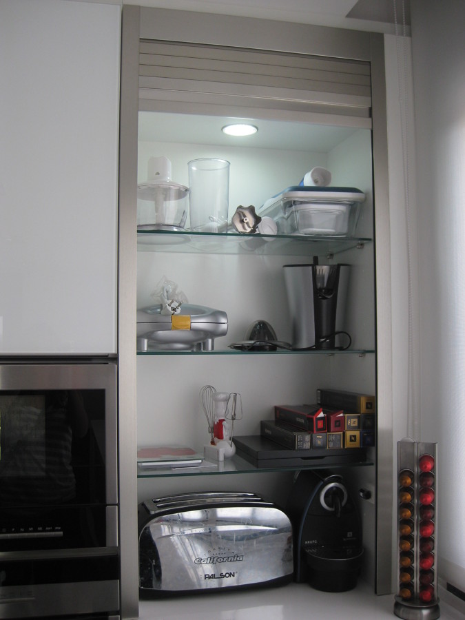 Mueble persiana para ocultar los pequeños electrodomésticos