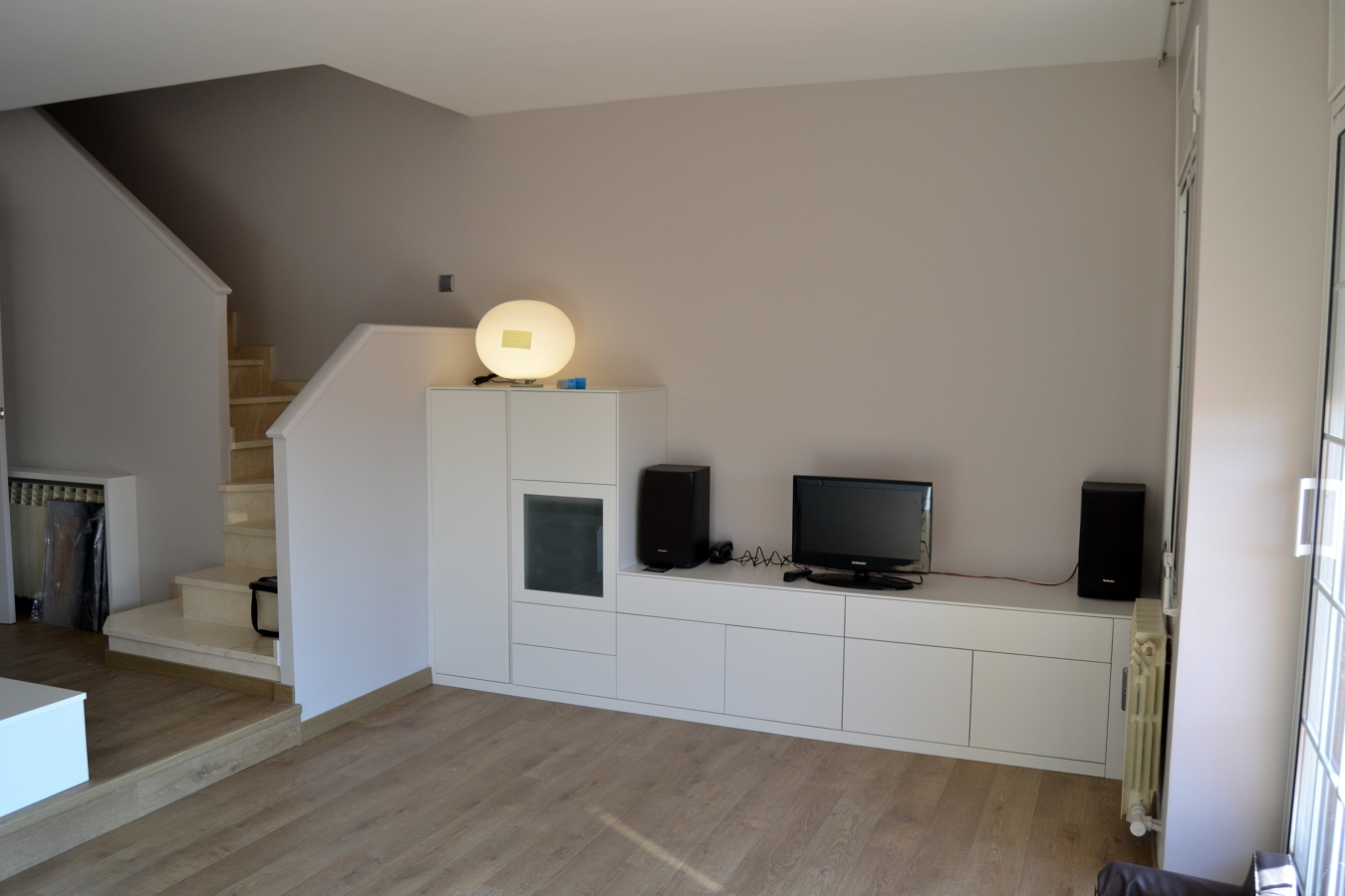 Mueble TV lacado blanco