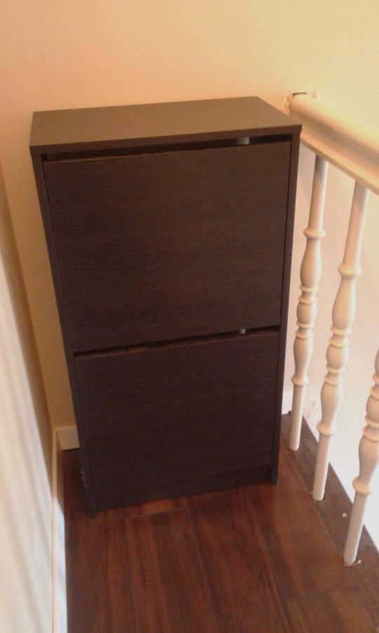 Mueble Zapatero en rellano superior de las escaleras