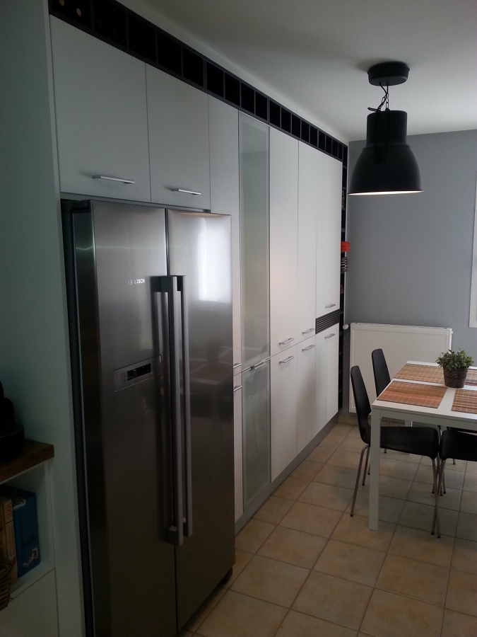 MUEBLES ALTOS INTEGRADOS CON BOTELLERO