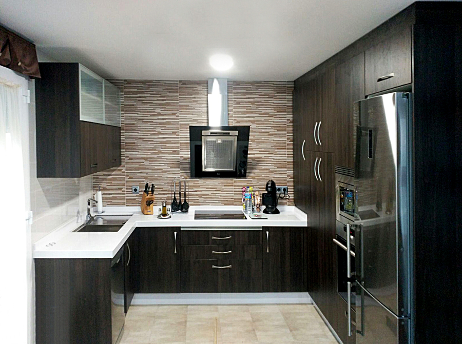 Muebles de cocina color wengue