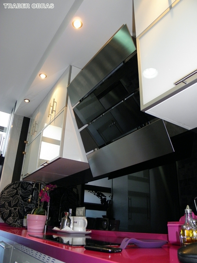MUEBLES DE COCINA POR TRABER OBRAS SL.