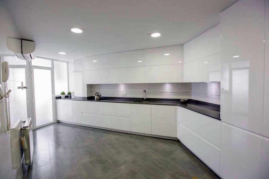 Muebles lacados blanco brillo