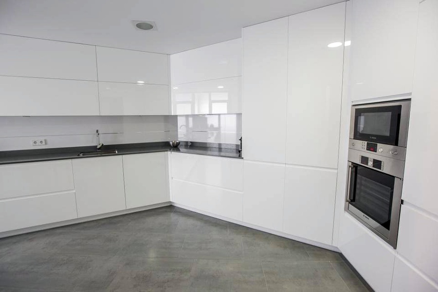 Muebles lacados blanco brillo