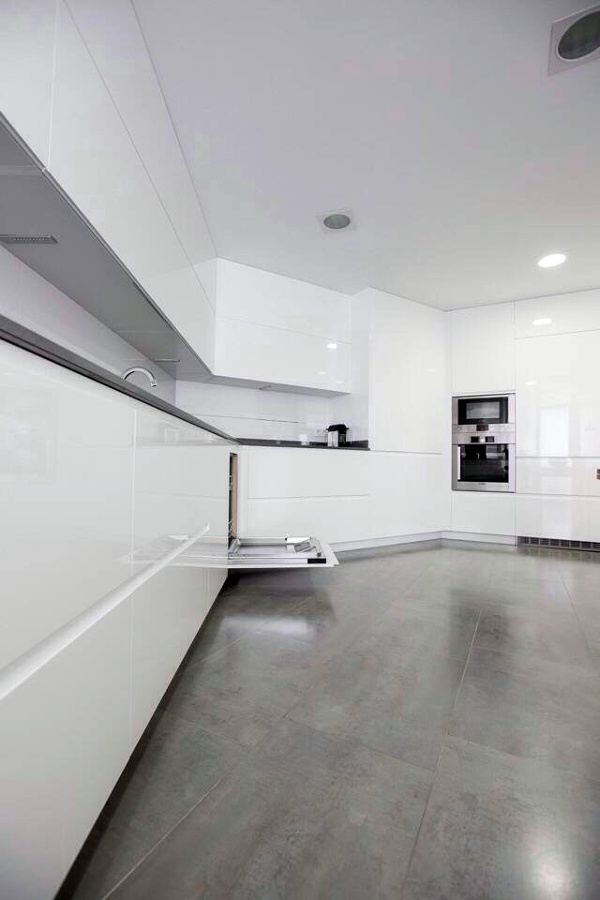 Muebles lacados blanco brillo