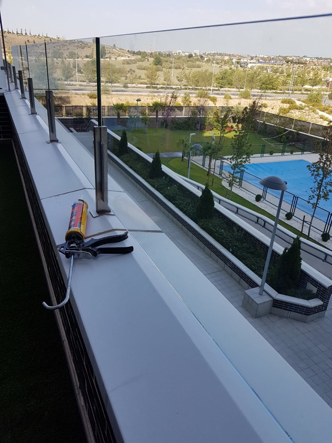 MURO BARANDILLA ACERO Y CRISTAL