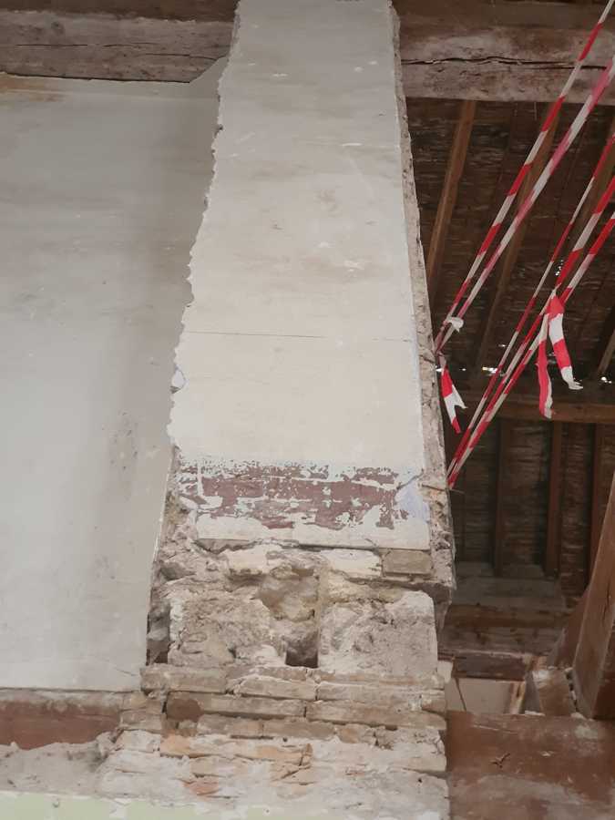 Muro de carga realizado en piedra