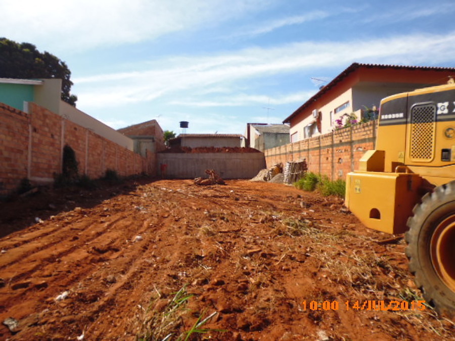 Muro de contencion de hormigon armado.