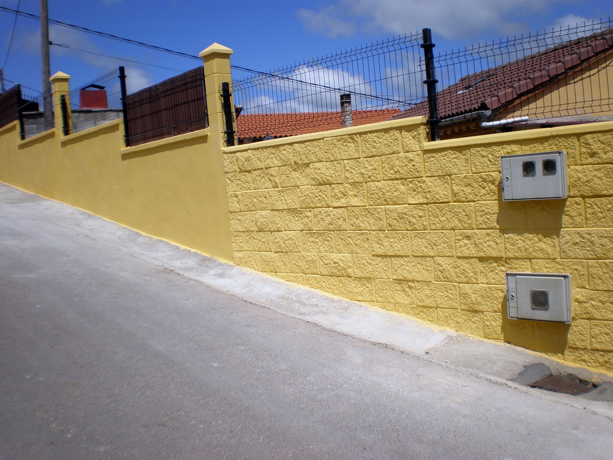 MURO DE HORMIGON ESCALONADO(ILLAS)