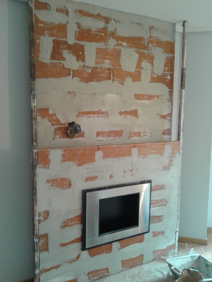 Muro en proceso de construcción 