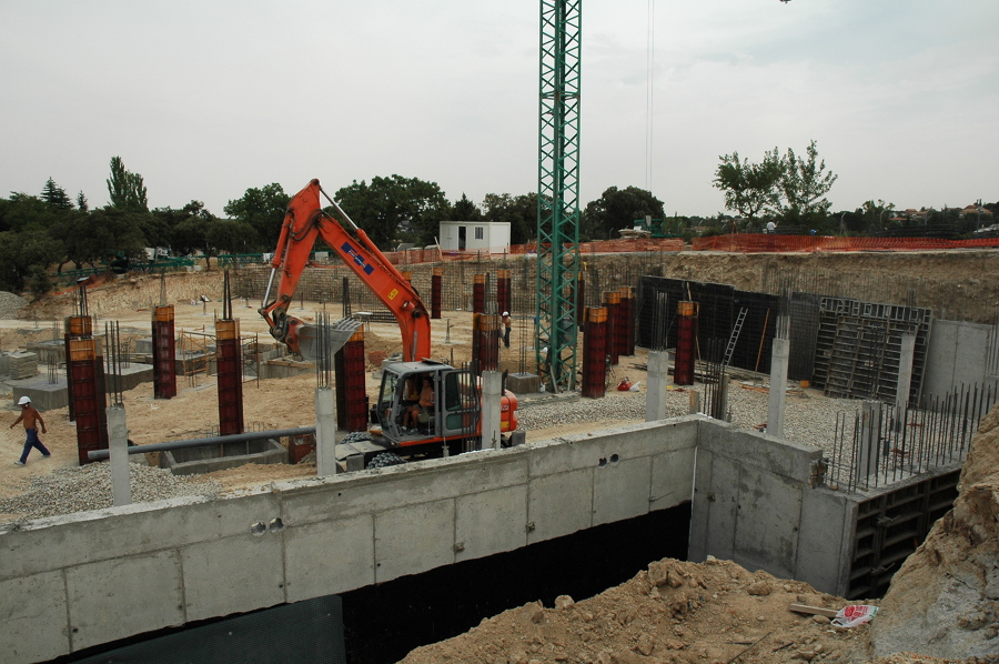 Muros contención, pilares hormigón