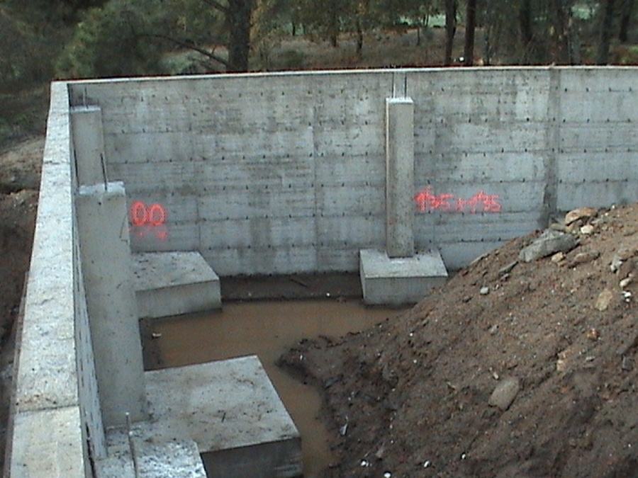 MUROS DE CONTENCIÓN DE NAVE