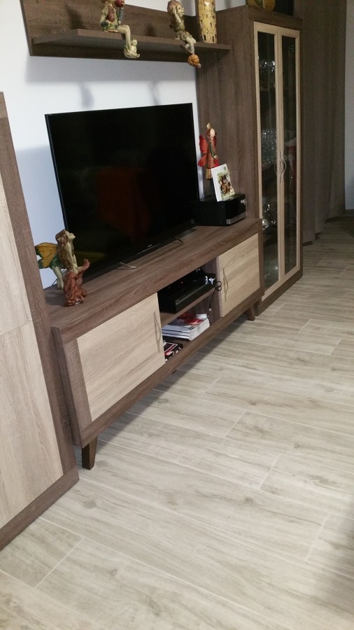 -------------------------------------------------