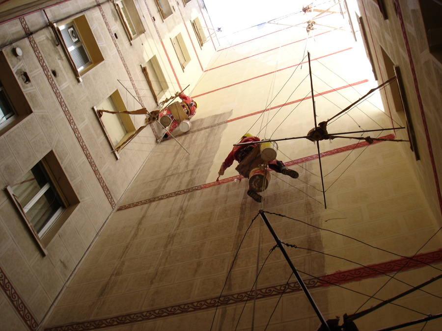 Rehabilitación de patio por descuelgue vertical