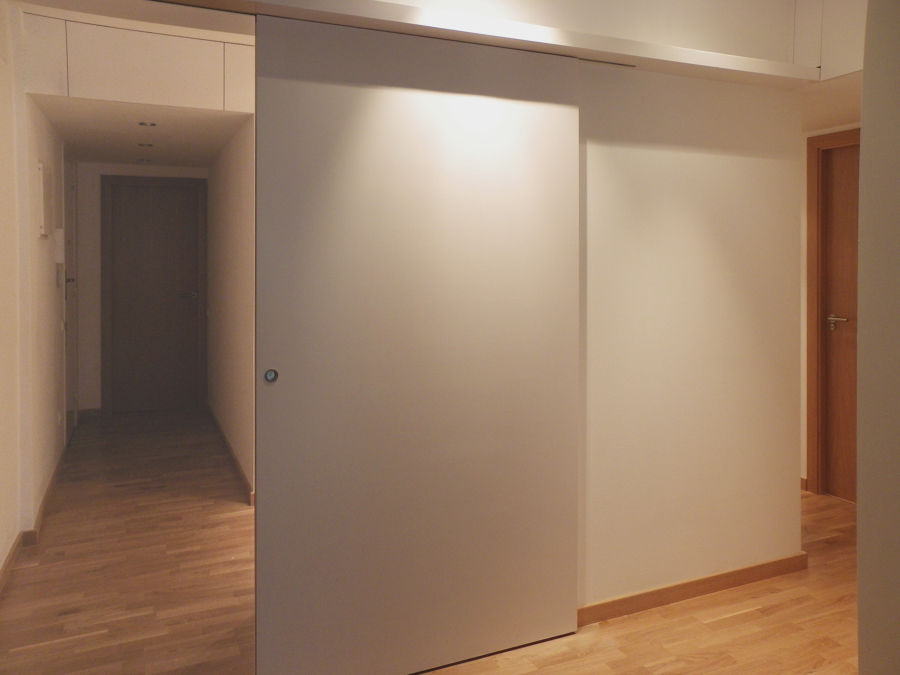 fotografía desde el salón hacía el vestíbulo. DESPUÉS