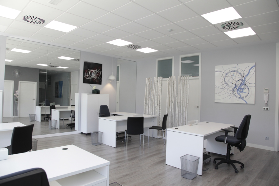 Nave Industrial y Oficinas