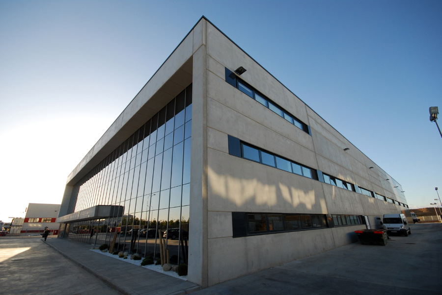 Nave y oficinas para HAULOTTE IBERICA, S.L.