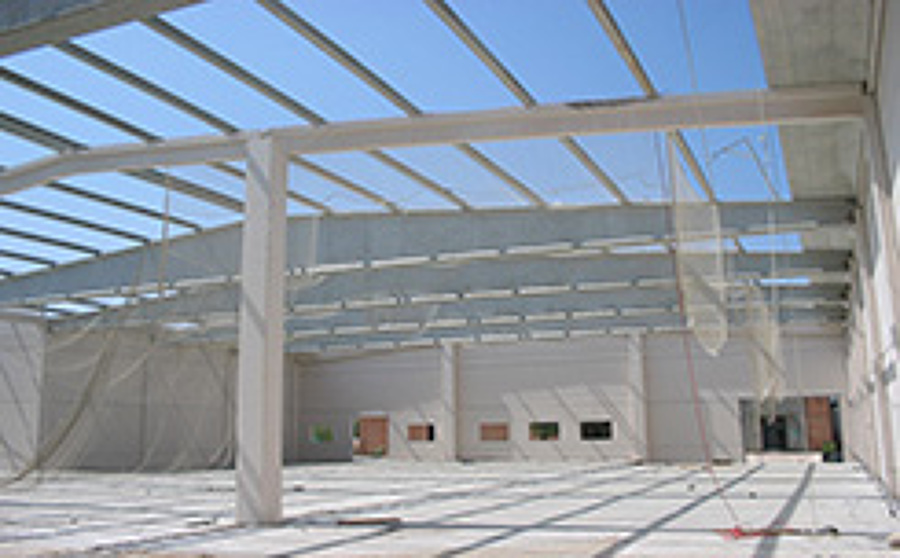 Naves de hormigon prefabricado comerciales e industriales.