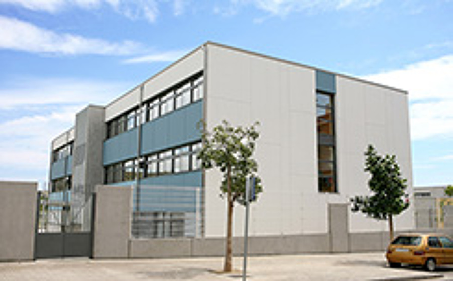 Naves de hormigon prefabricado comerciales e industriales.