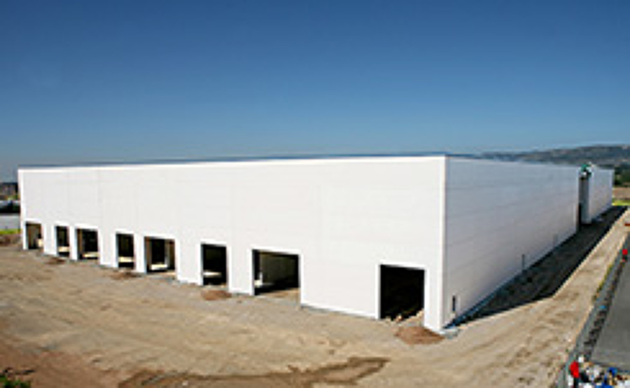 Naves de hormigon prefabricado comerciales e industriales.